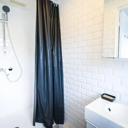 La Loge De La Tour Apartment *
